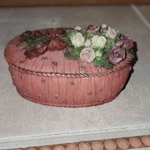 vintage jewelry/trinket box